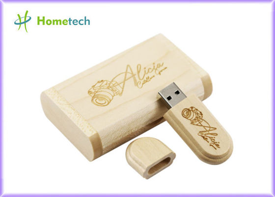 Drewniane promocyjne pamięci USB 8 gb na prezent ślubny