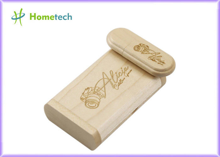 Drewniane promocyjne pamięci USB 8 gb na prezent ślubny